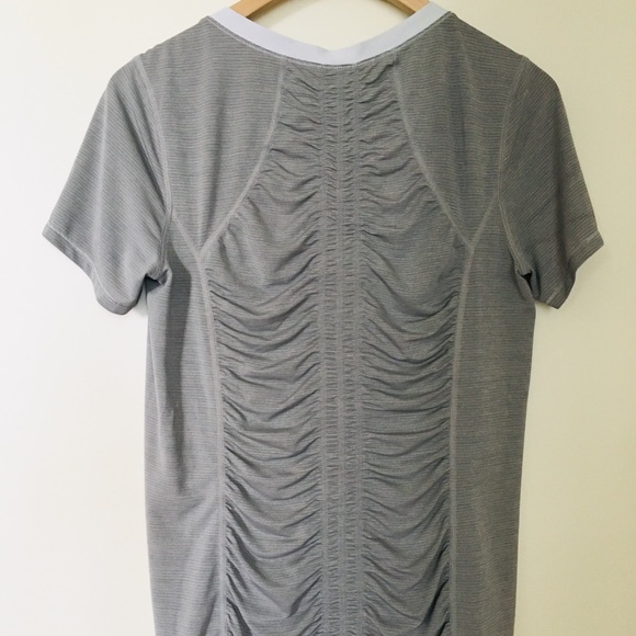 2/$12! Lululemon RARE Runner Up Tee Rushced Back - Picture 7 of 16